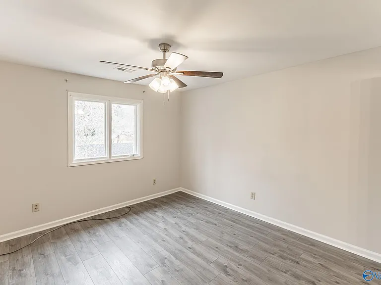 401 Hobbs Rd SE — Photo 28