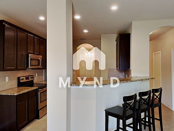 5th image of 10410 Royal Est