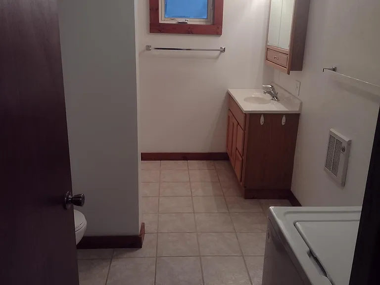 521 1st St #B — Photo 2