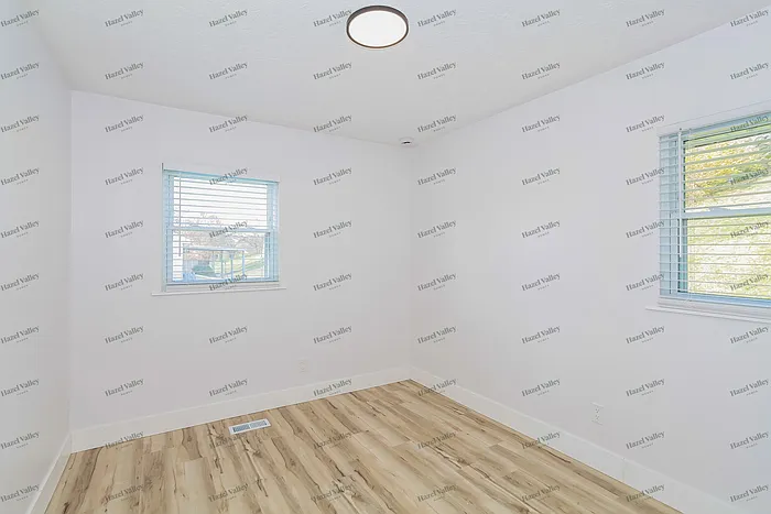 2400 Mack Rd — Photo 7
