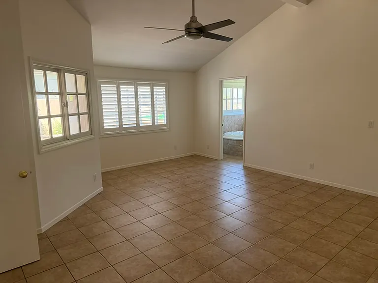 416 Aliso Ave — Photo 32