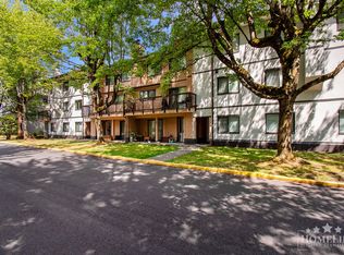 7120 133rd St #204, Surrey, BC V3W 7Z7