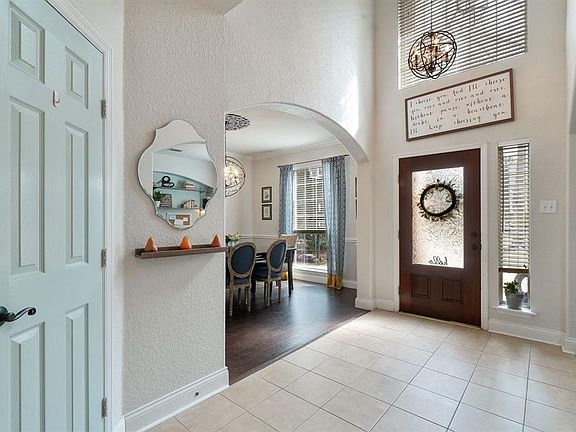 3rd image of 39 Prairie Dawn Cir