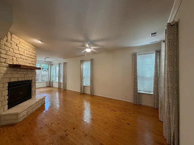 47 Wales Dr — Photo 27