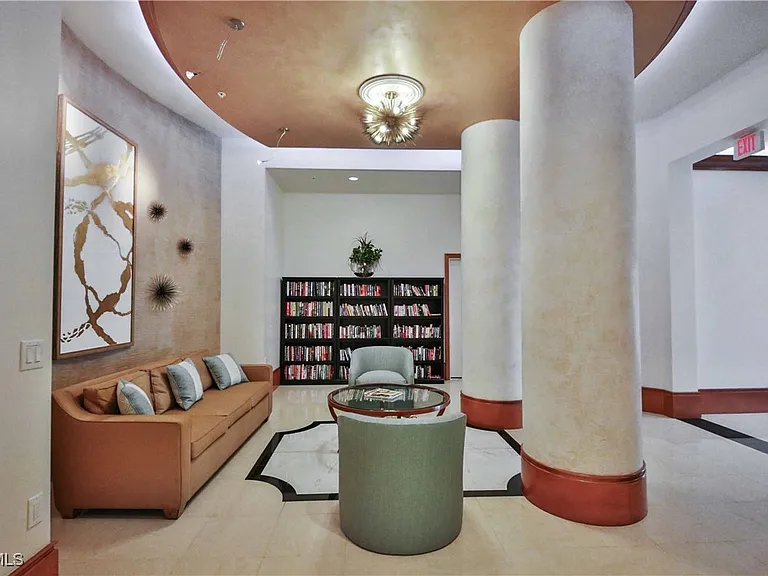 2090 W 1st St #510 — Photo 35