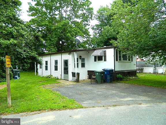 2nd image of 218 Kennedy Ave