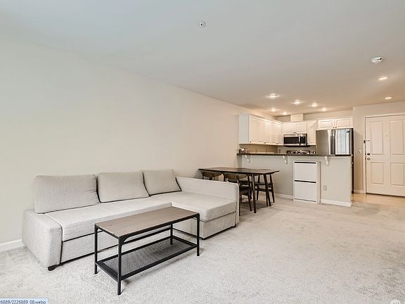 Large living room oversee the kitchen.