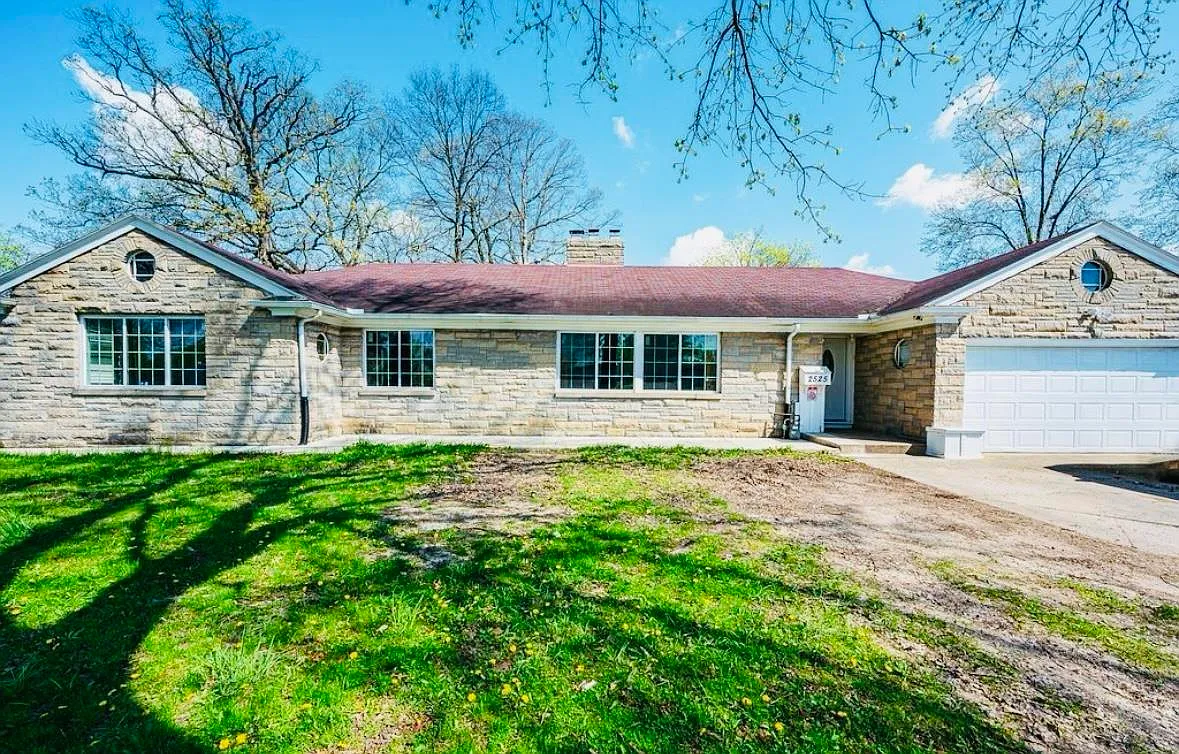 2525 E Paulding Rd photo 1