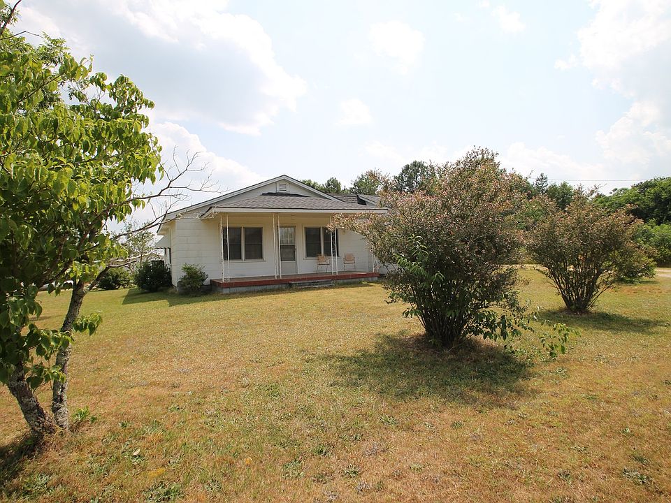 2nd image of 865 Mitchell Rd