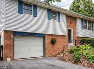 3175 Stony Ridge Dr, Lancaster, PA 17601