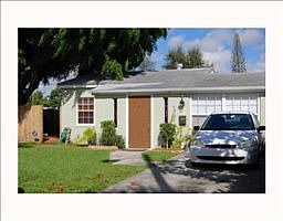 2nd image of 1701 NE 181st St