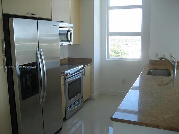 4th image of 315 NE 3rd Ave