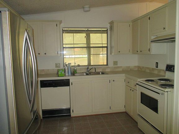 3rd image of 16574 Avenida Del Lago
