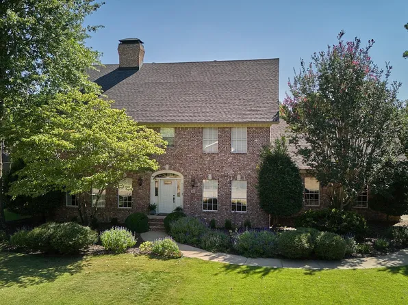 312 Summerfield Dr, Bryant, AR 72022