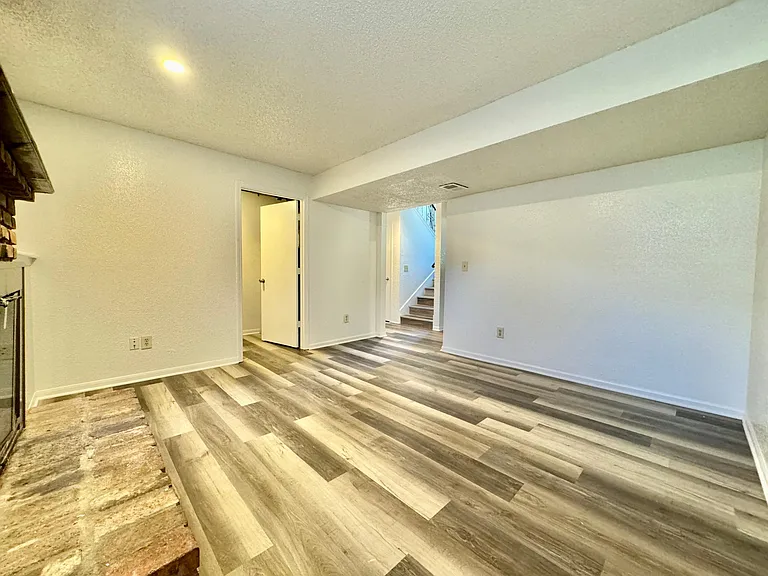 Living room 2 (lower level)