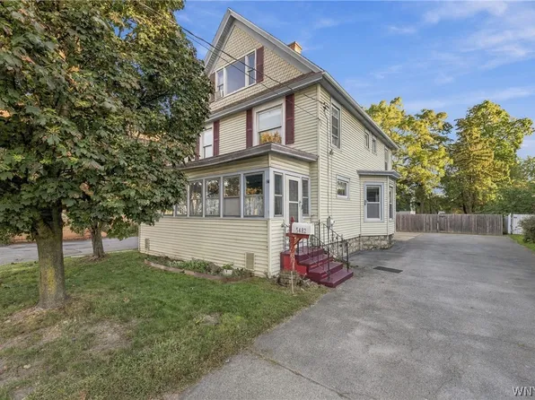 5482 Broadway St, Lancaster, NY 14086