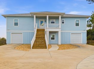 2721 Bay St, Gulf Breeze, FL 32563