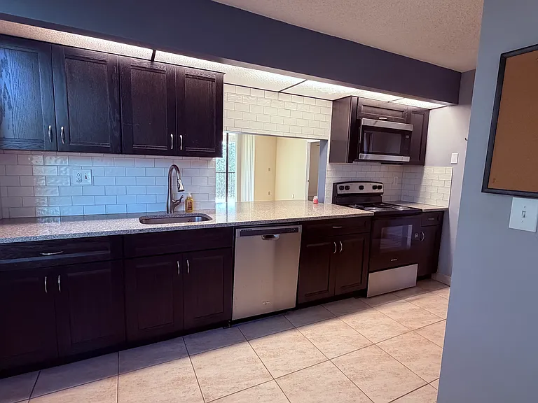6800 Cypress Rd #401 — Photo 9
