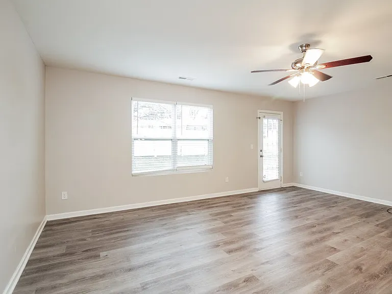 916 Harrier Rd — Photo 6