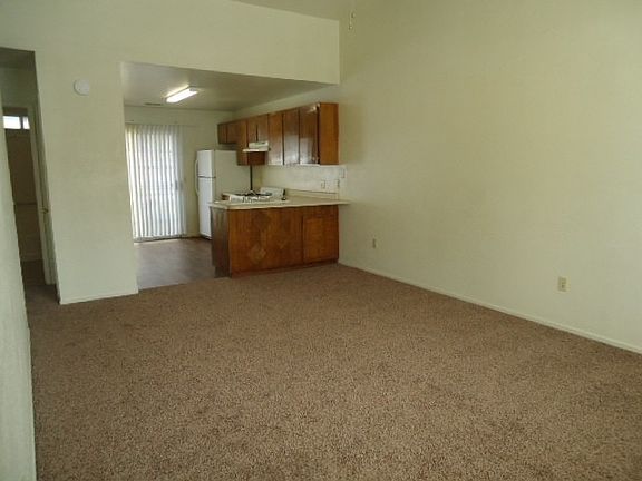 3rd image of 331 Eastridge Cir APT A