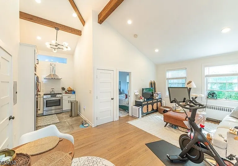 378 Claremont Ave #8 — Photo 1