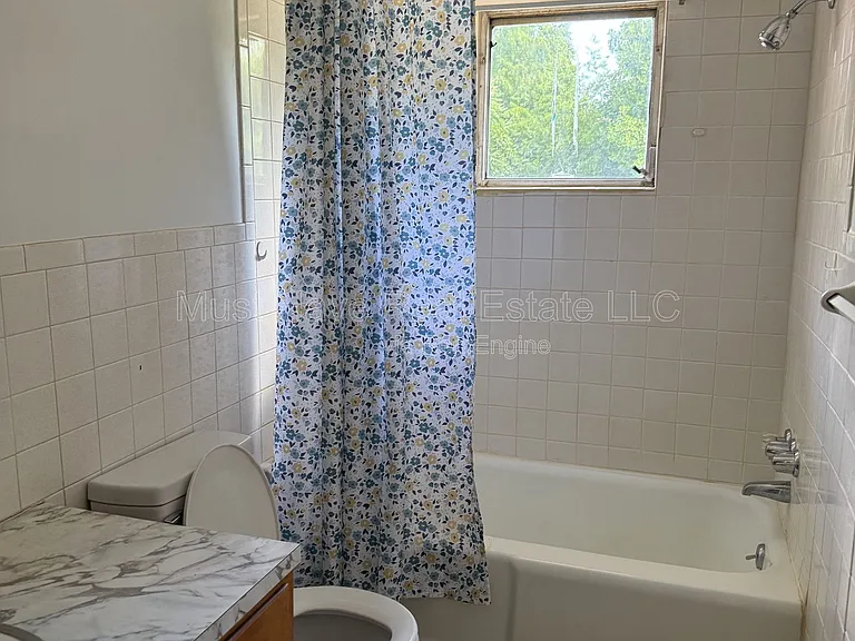 186 Eastview St — Photo 6