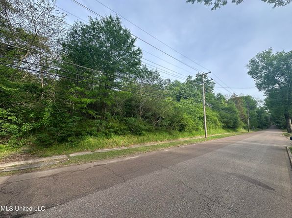 131 West St #1, Holly Springs, MS 38635