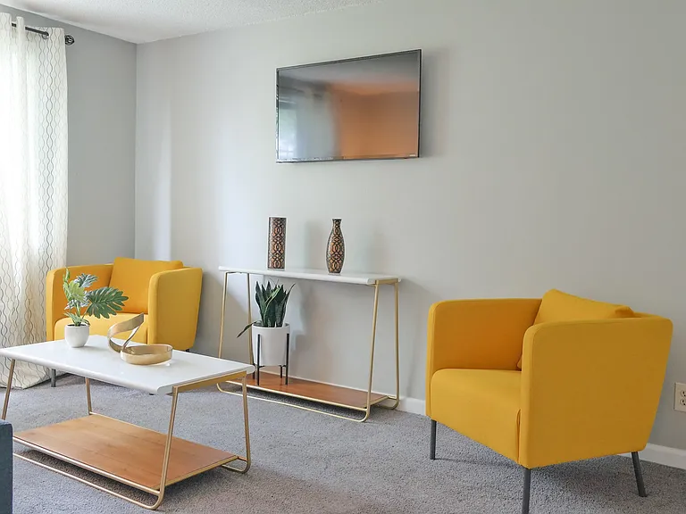 Columbus Park Apartments — Photo 14