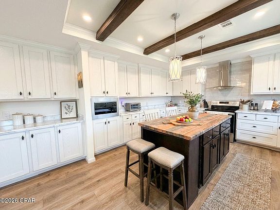 3rd image of 686 Alford Rd