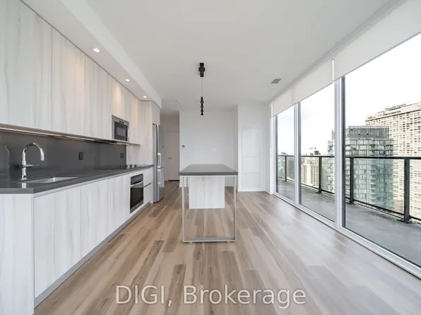 8 Gloucester St, Toronto, ON