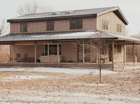 569 Wall Ave, Horace, ND 58047