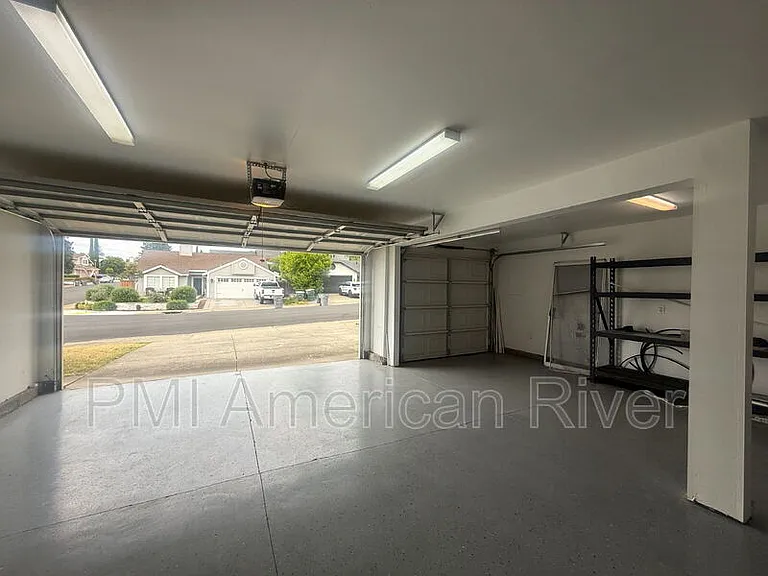 3400 Cobblestone Dr — Photo 19