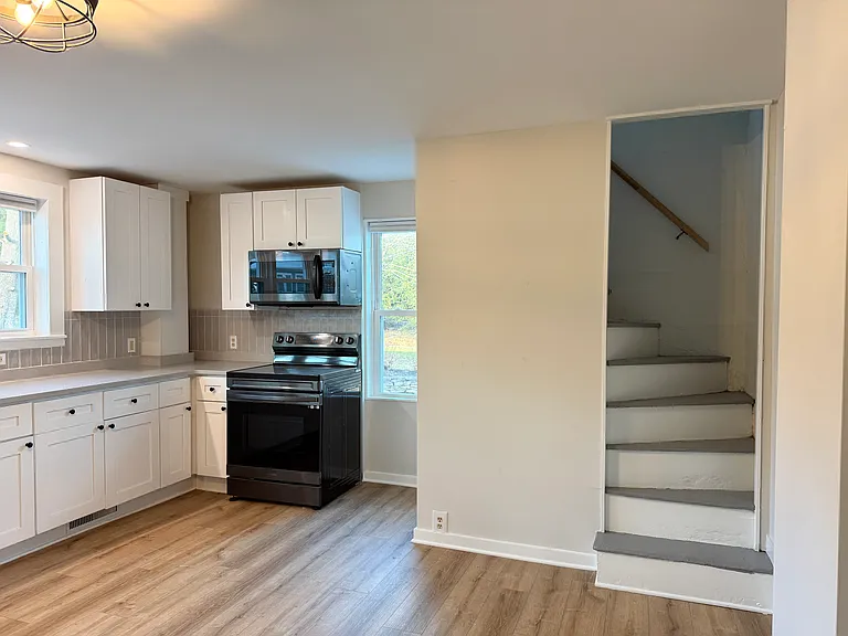 631 Penns Park Rd — Photo 4