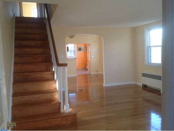 4th image of 1100 Glenview St