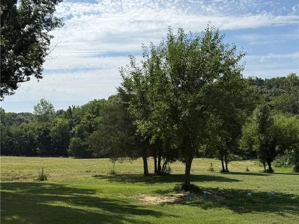 19807 NE 192nd St, Holt, MO 64048