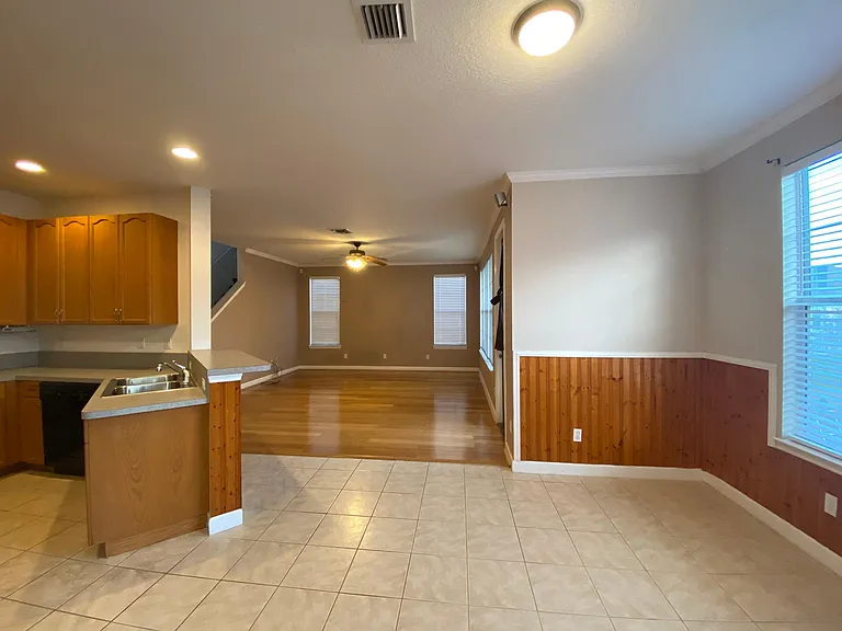 2549 Twain Dr — Photo 7