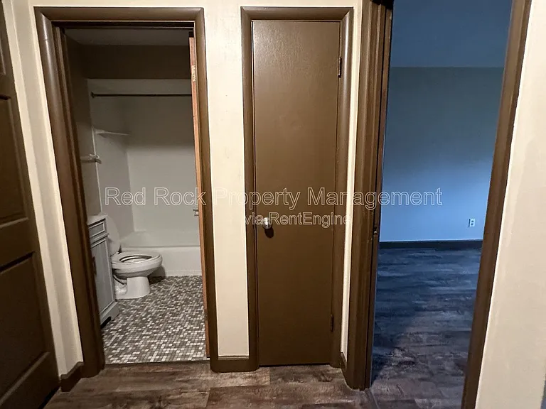 349 W Grand Ave #206 — Photo 8