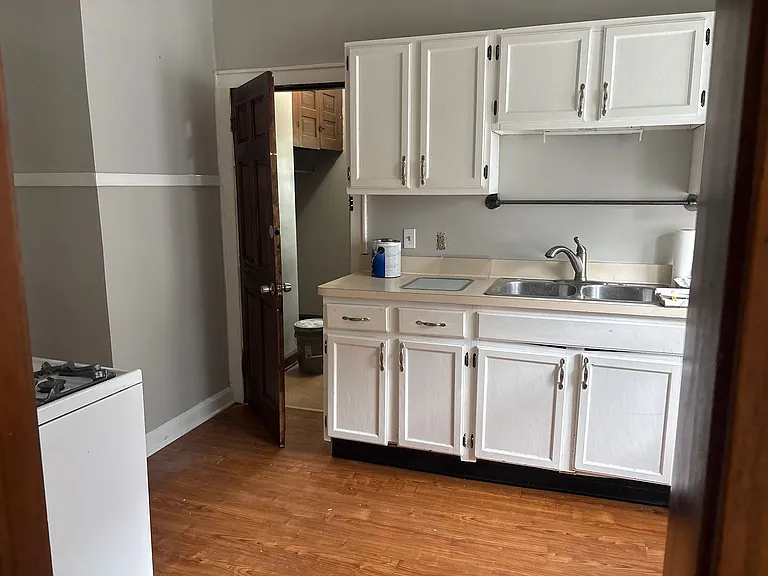 2179 Edgewood Rd — Photo 4
