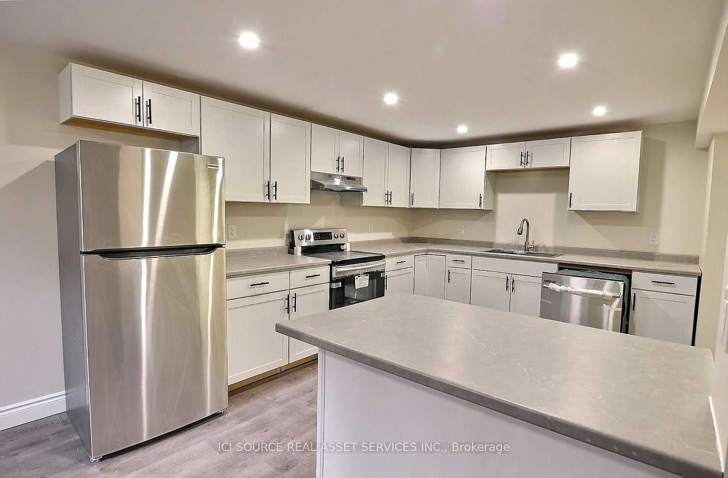 2 bed, $2,000 — Photo 2