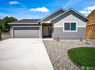 490 N Ruddy St, Moses Lake, WA 98837