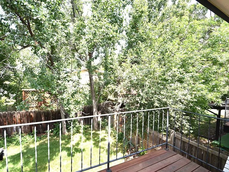 2643 Sherwood Cir — Photo 28