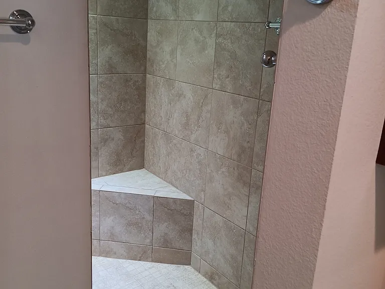 2465 Dooley St — Photo 15