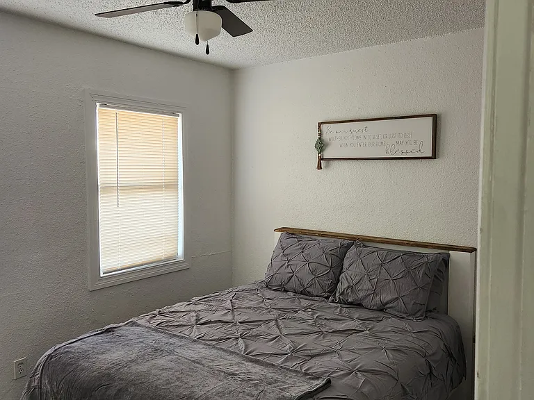 815 N Deahl St #6 — Photo 5
