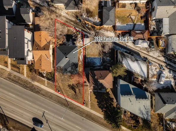 2824 S Parkdale Blvd NW, Calgary, AB T2N 3S8