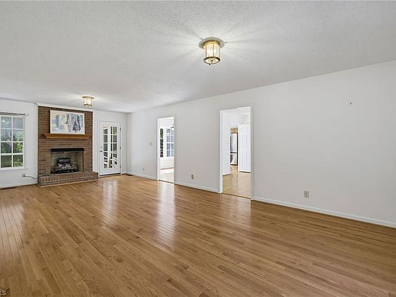 3rd image of 6100 Pintail Ct