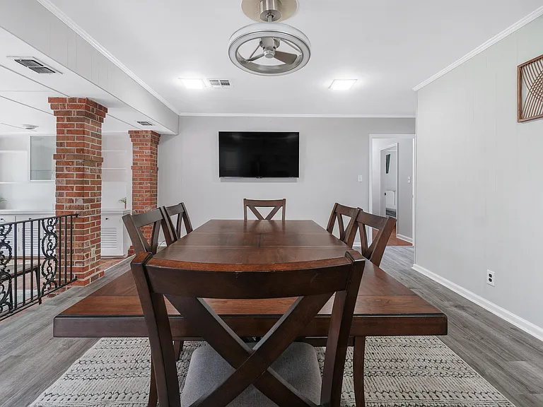 Dining/TV Room