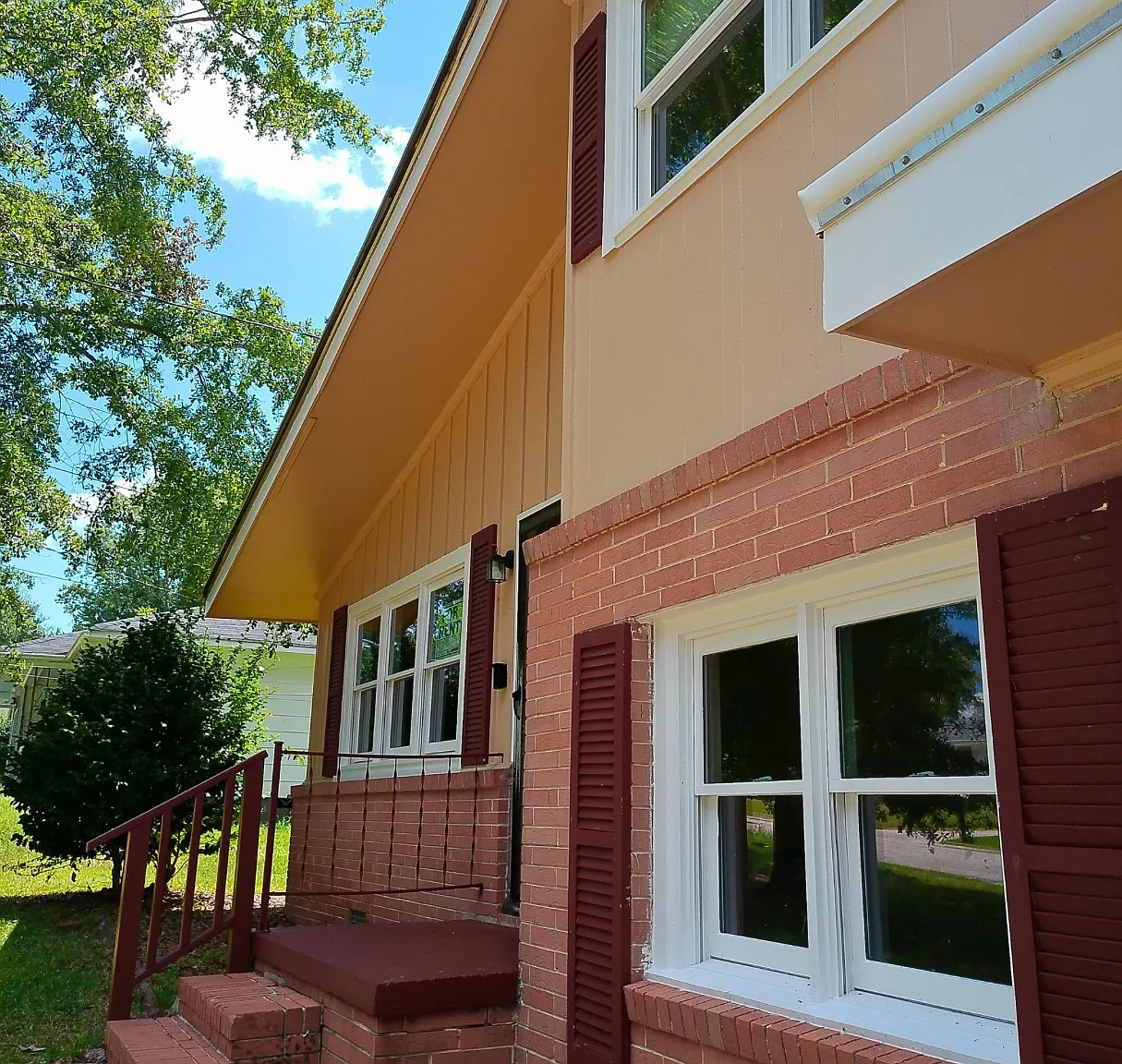 3 bed, 1.5 bath, 1083 sqft, $1,680 — Photo 2