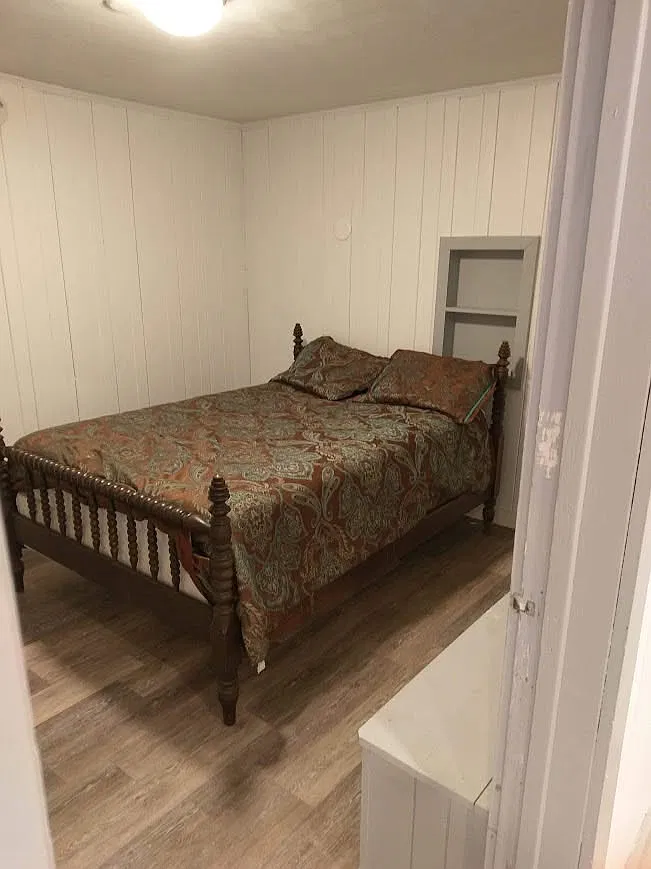 Studio, 300 sqft, $525 — Photo 1