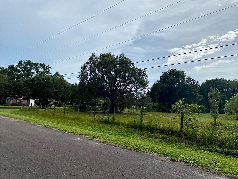 2nd image of 1206 Fisher Ln