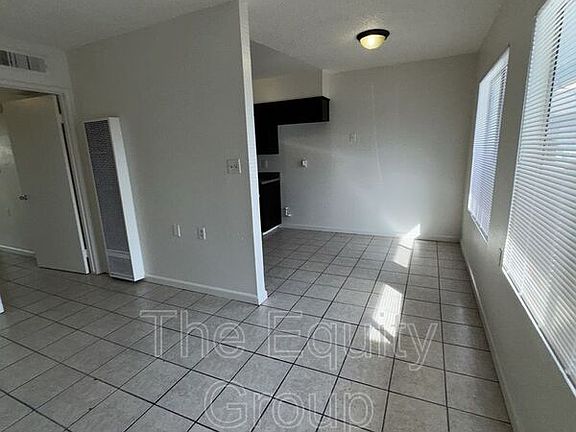 2nd image of 815 N Floral St